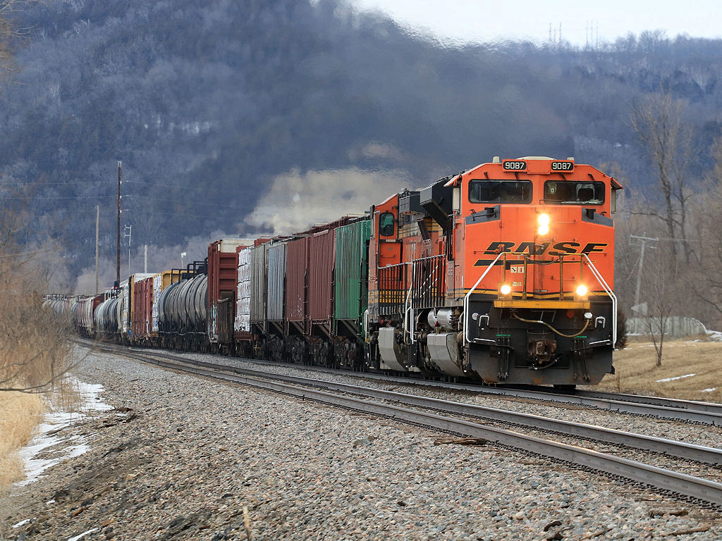 BNSF 9087